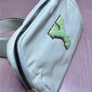 NEW ID Y Mint Green Waist Crossbody Shoulder Sling Pack  adjustable strap.